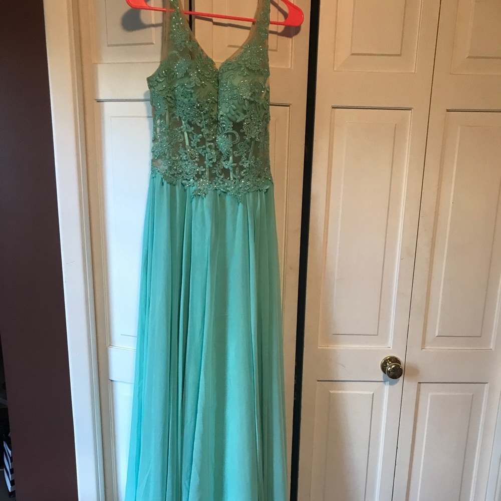 Gorgeous Teal Blue Prom Dress!